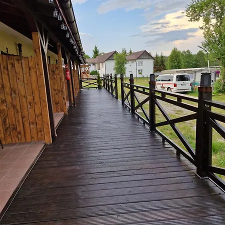 Lesny Dworek - Nad Jeziorem Lantgård